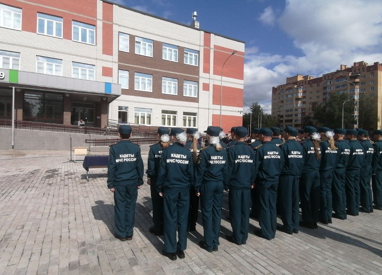 В Псковской области увеличат расходы на форму для обучающихся в кадетских классах